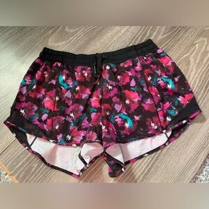 Lululemon Hotty Hot Short 4”